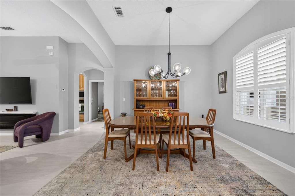 En Venta: $549,999 (4 camas, 3 baños, 2440 Pies cuadrados)