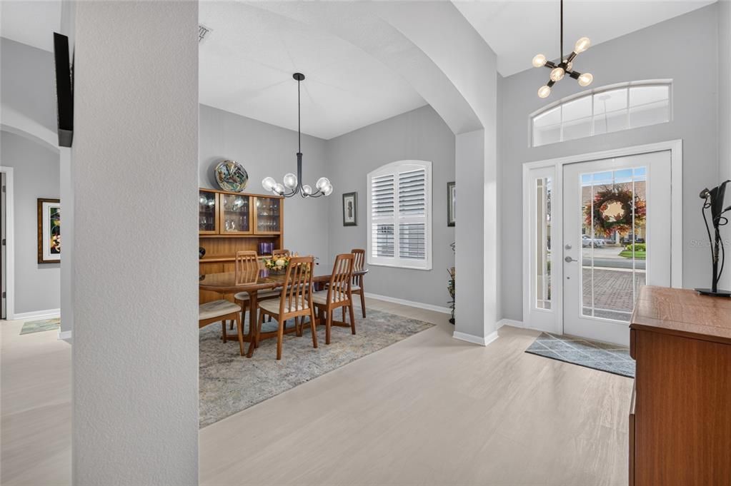 En Venta: $549,999 (4 camas, 3 baños, 2440 Pies cuadrados)