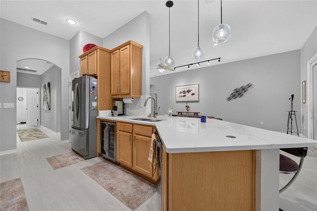En Venta: $549,999 (4 camas, 3 baños, 2440 Pies cuadrados)