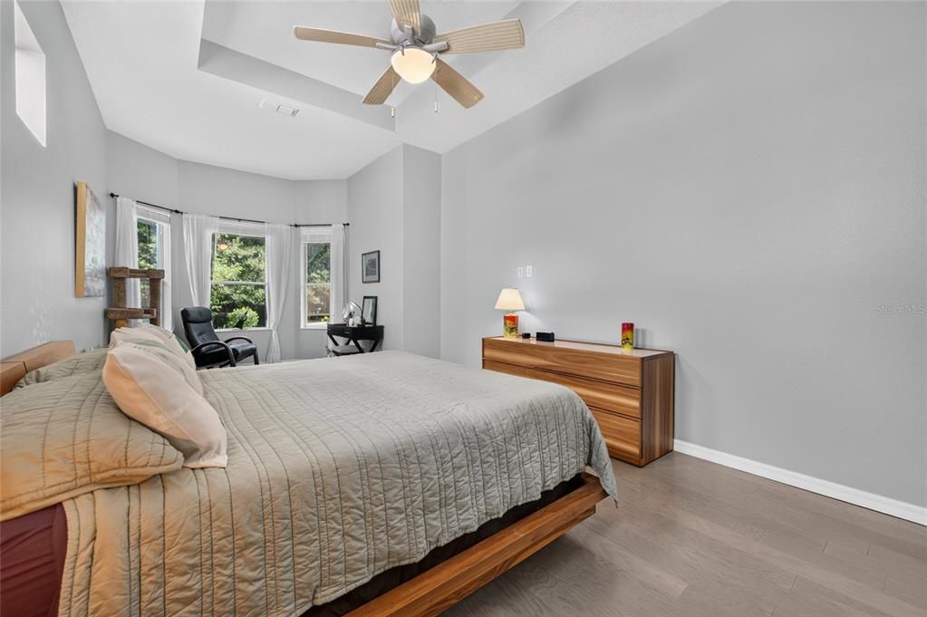 En Venta: $549,999 (4 camas, 3 baños, 2440 Pies cuadrados)