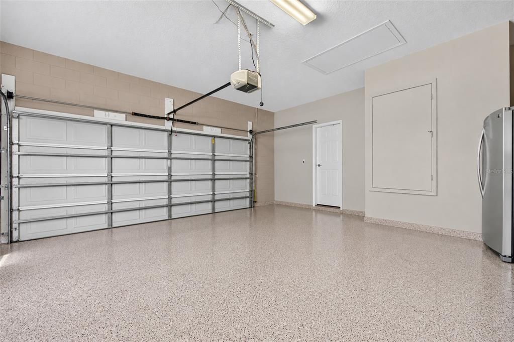 En Venta: $549,999 (4 camas, 3 baños, 2440 Pies cuadrados)
