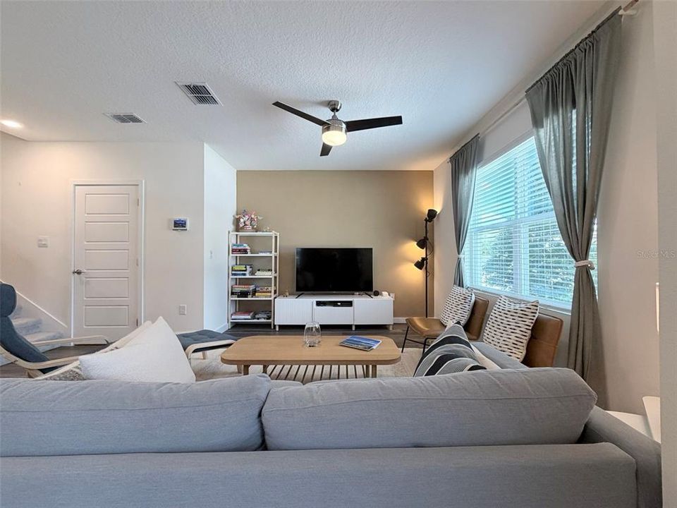 For Rent: $2,200 (3 beds, 2 baths, 1488 Square Feet)