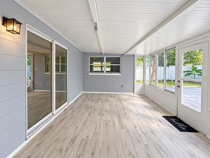 En Venta: $450,000 (3 camas, 2 baños, 1114 Pies cuadrados)