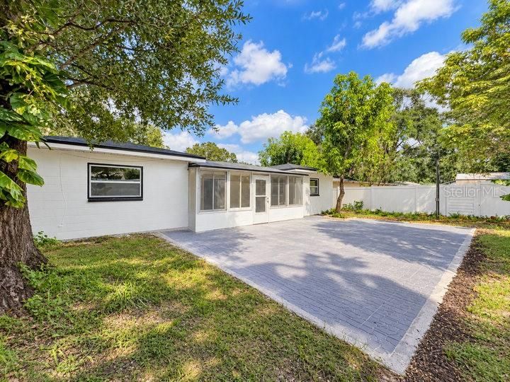 En Venta: $450,000 (3 camas, 2 baños, 1114 Pies cuadrados)