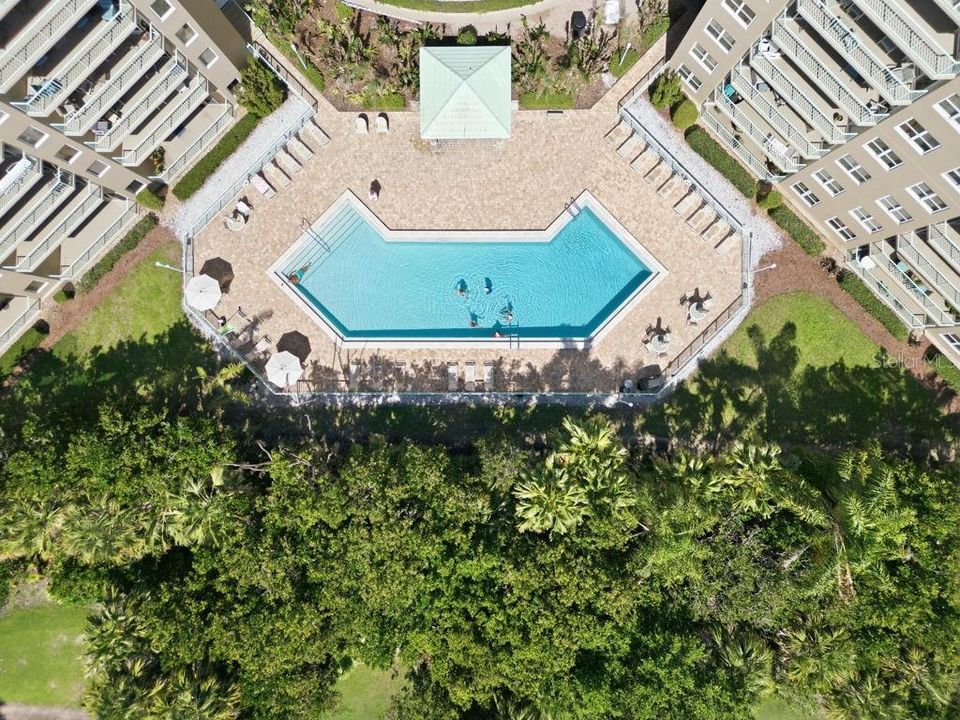 На продажу: $295,000 (2 спален, 2 ванн, 1400 Квадратных фут)