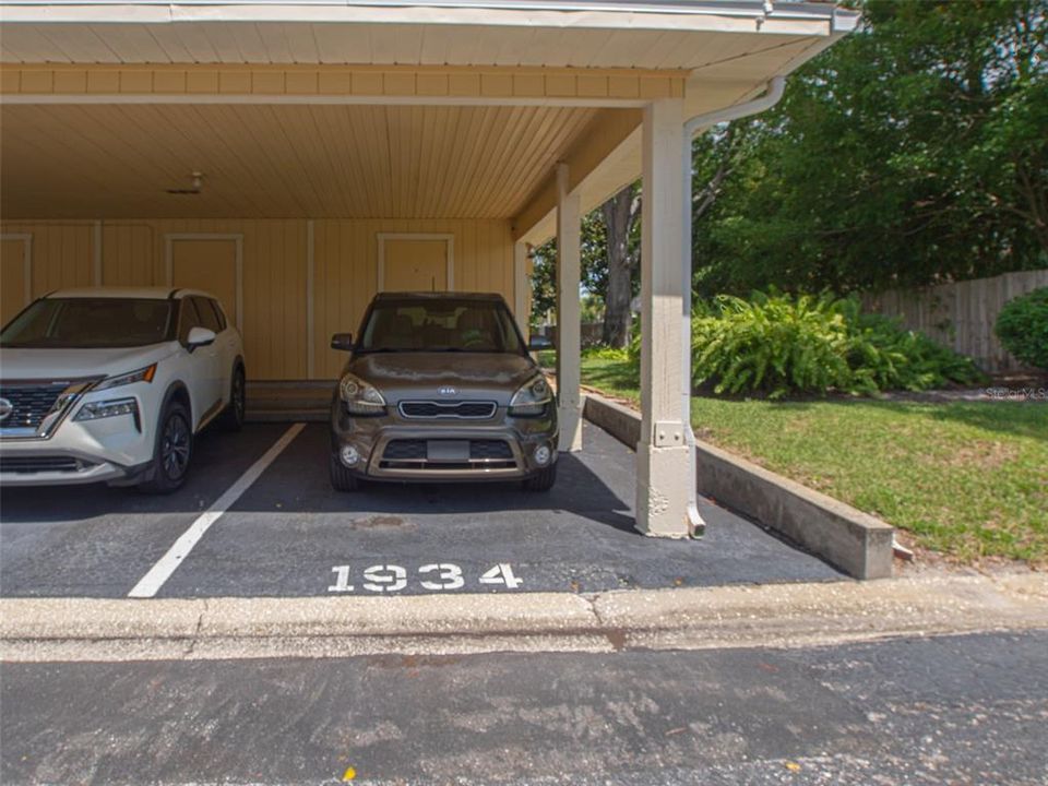 For Sale: $200,000 (2 beds, 2 baths, 950 Square Feet)