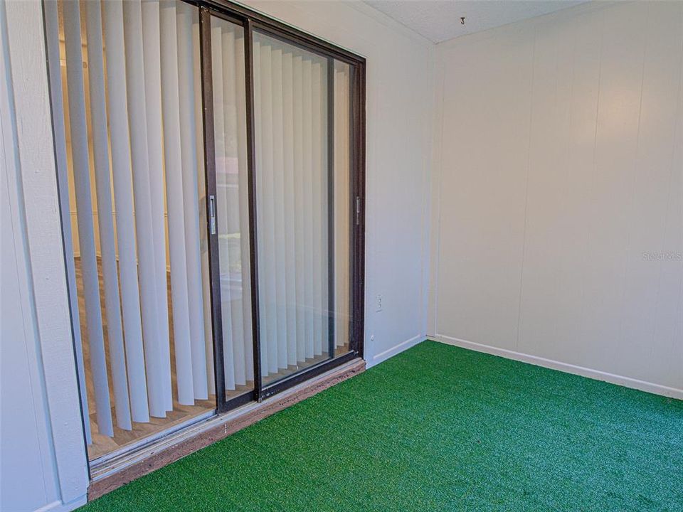 For Sale: $200,000 (2 beds, 2 baths, 950 Square Feet)