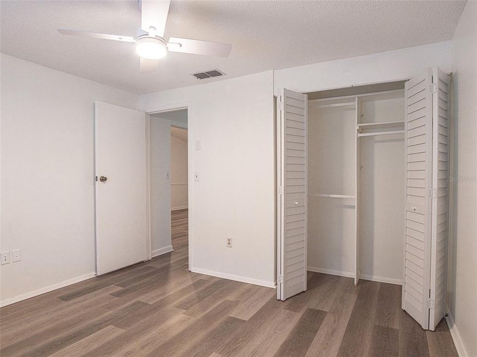 For Sale: $200,000 (2 beds, 2 baths, 950 Square Feet)