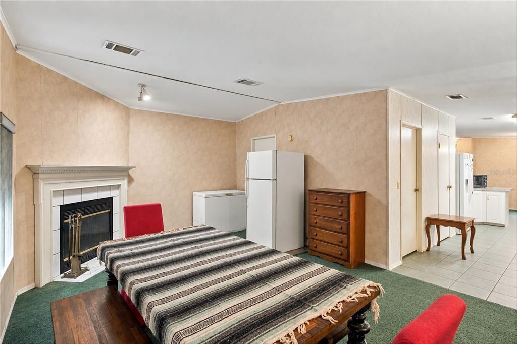 For Sale: $225,000 (3 beds, 2 baths, 1736 Square Feet)