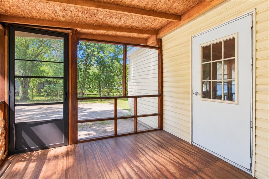 For Sale: $225,000 (3 beds, 2 baths, 1736 Square Feet)