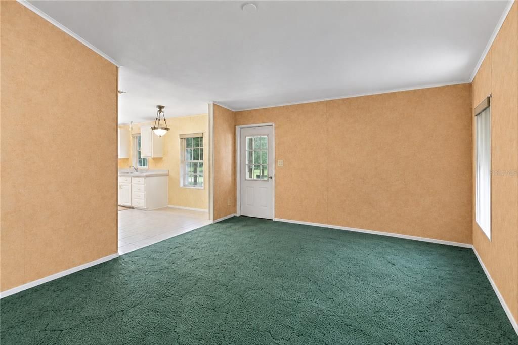 For Sale: $225,000 (3 beds, 2 baths, 1736 Square Feet)