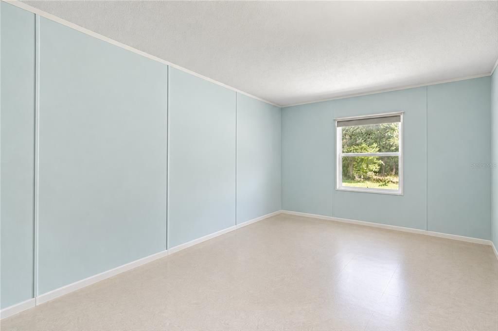 For Sale: $225,000 (3 beds, 2 baths, 1736 Square Feet)