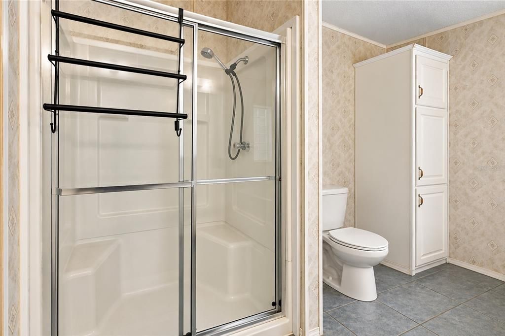 For Sale: $225,000 (3 beds, 2 baths, 1736 Square Feet)
