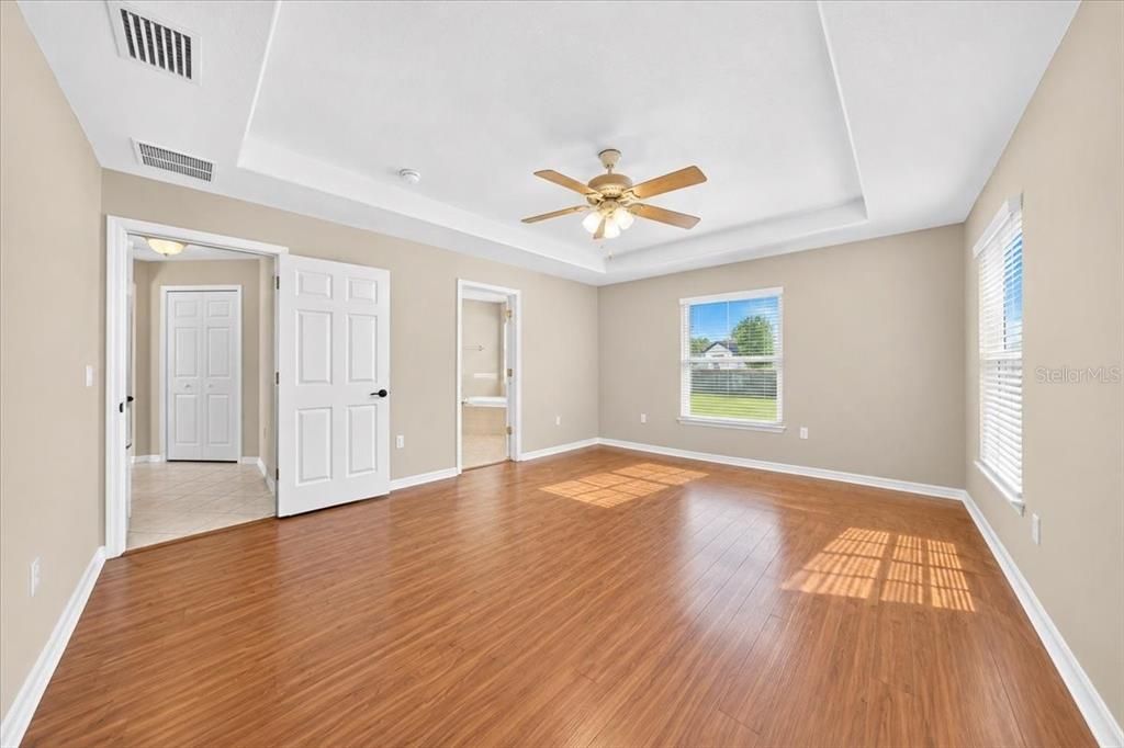 For Sale: $324,900 (4 beds, 2 baths, 1617 Square Feet)