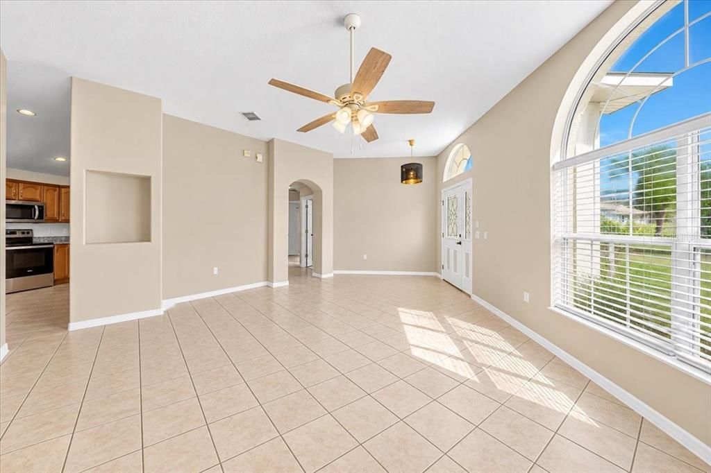 For Sale: $324,900 (4 beds, 2 baths, 1617 Square Feet)