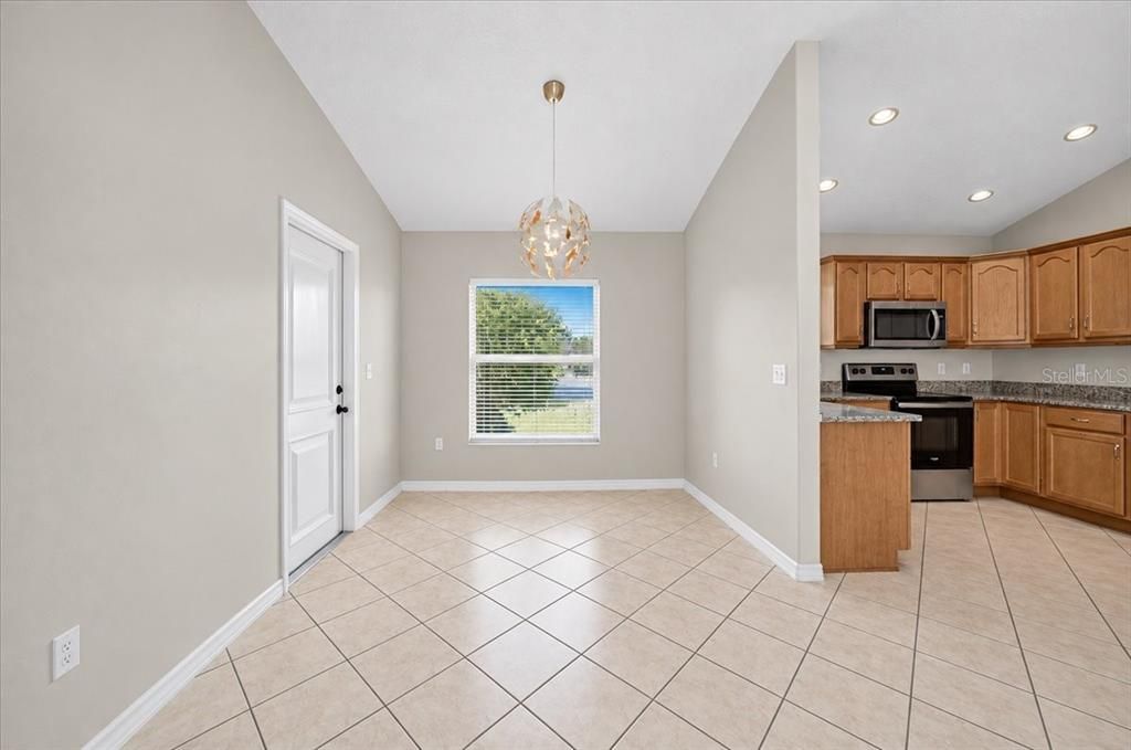 For Sale: $324,900 (4 beds, 2 baths, 1617 Square Feet)