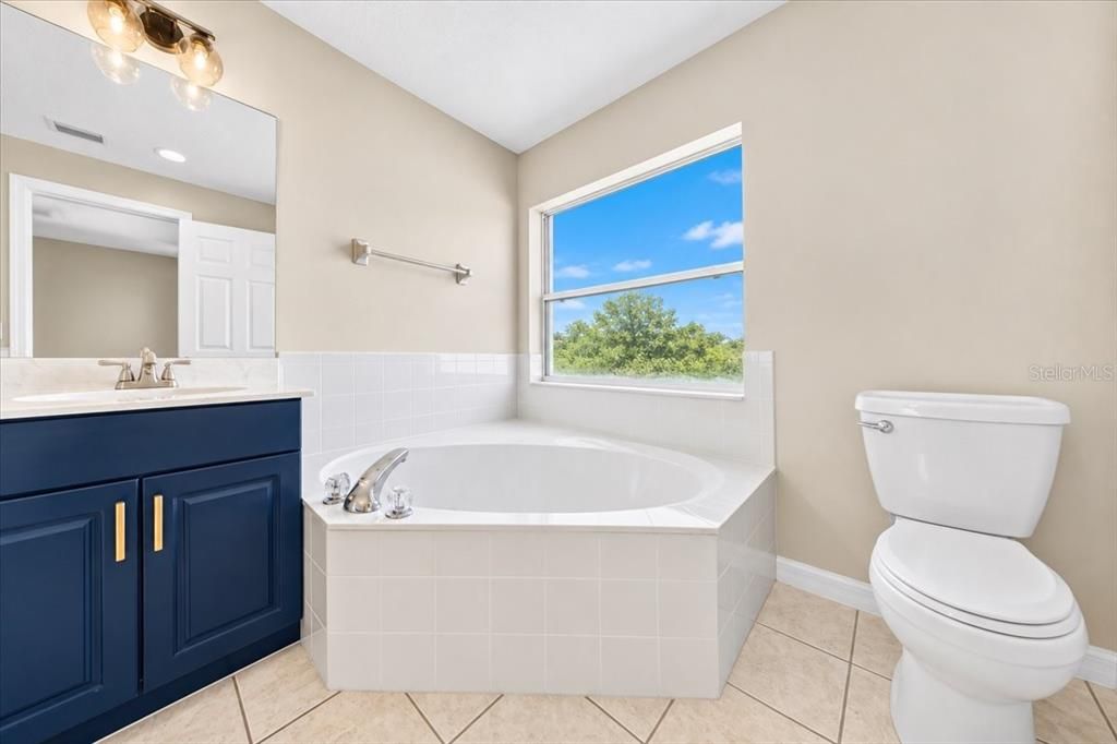 For Sale: $324,900 (4 beds, 2 baths, 1617 Square Feet)