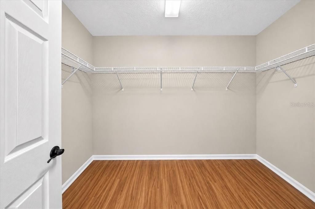 For Sale: $324,900 (4 beds, 2 baths, 1617 Square Feet)