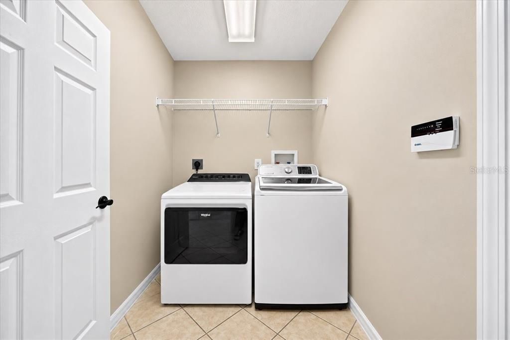 For Sale: $324,900 (4 beds, 2 baths, 1617 Square Feet)
