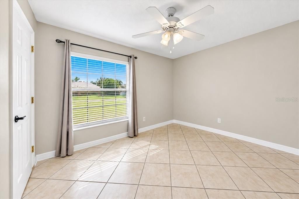 For Sale: $324,900 (4 beds, 2 baths, 1617 Square Feet)
