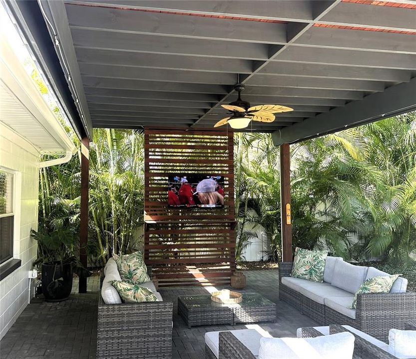 En Venta: $615,000 (4 camas, 2 baños, 1536 Pies cuadrados)