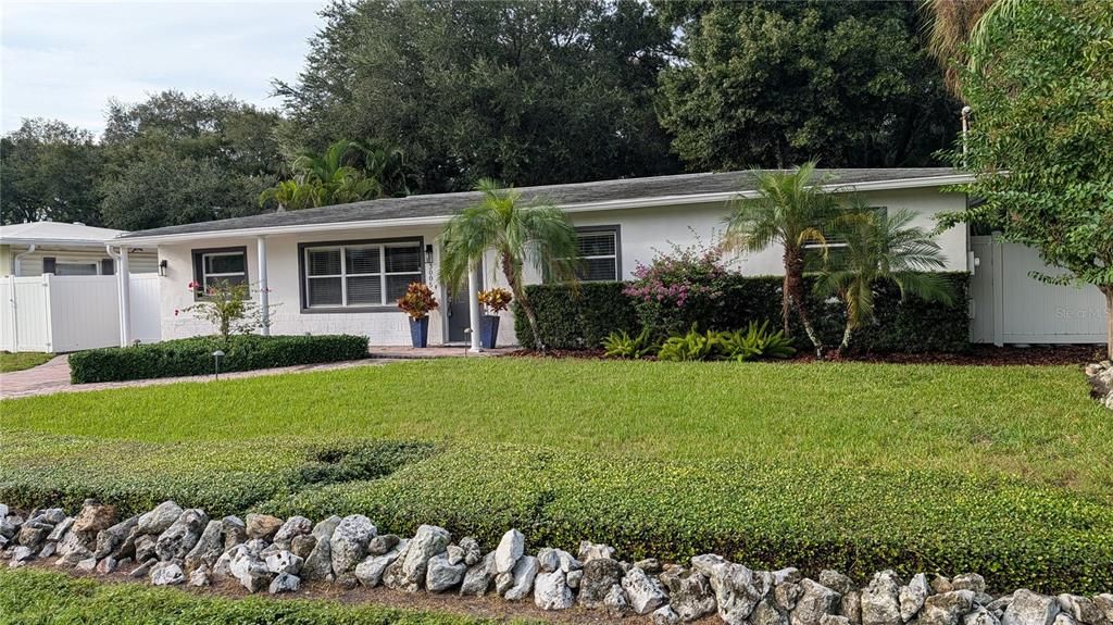 En Venta: $615,000 (4 camas, 2 baños, 1536 Pies cuadrados)