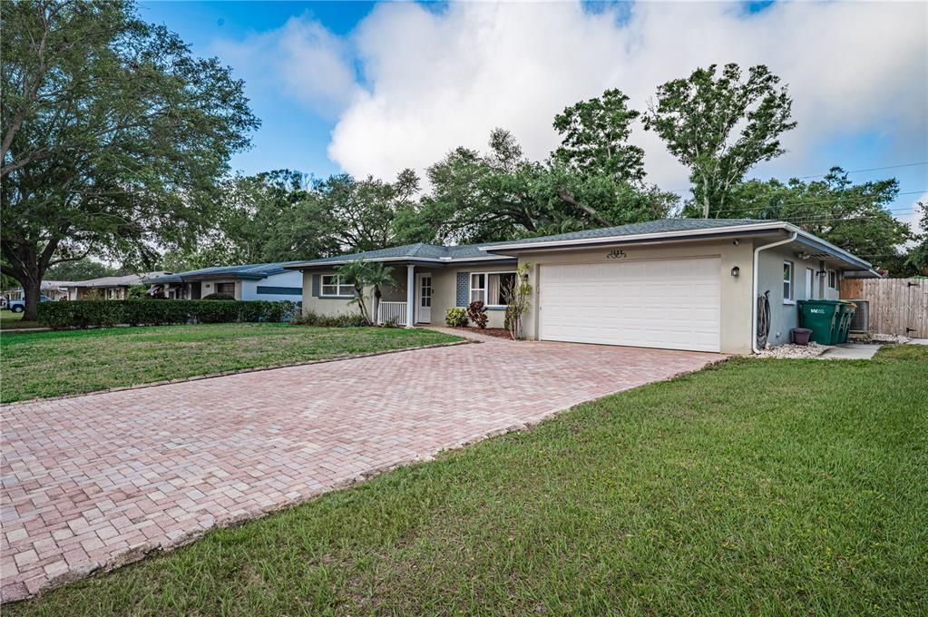 For Sale: $579,000 (4 beds, 3 baths, 1610 Square Feet)