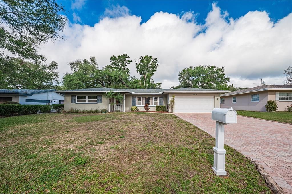 For Sale: $579,000 (4 beds, 3 baths, 1610 Square Feet)