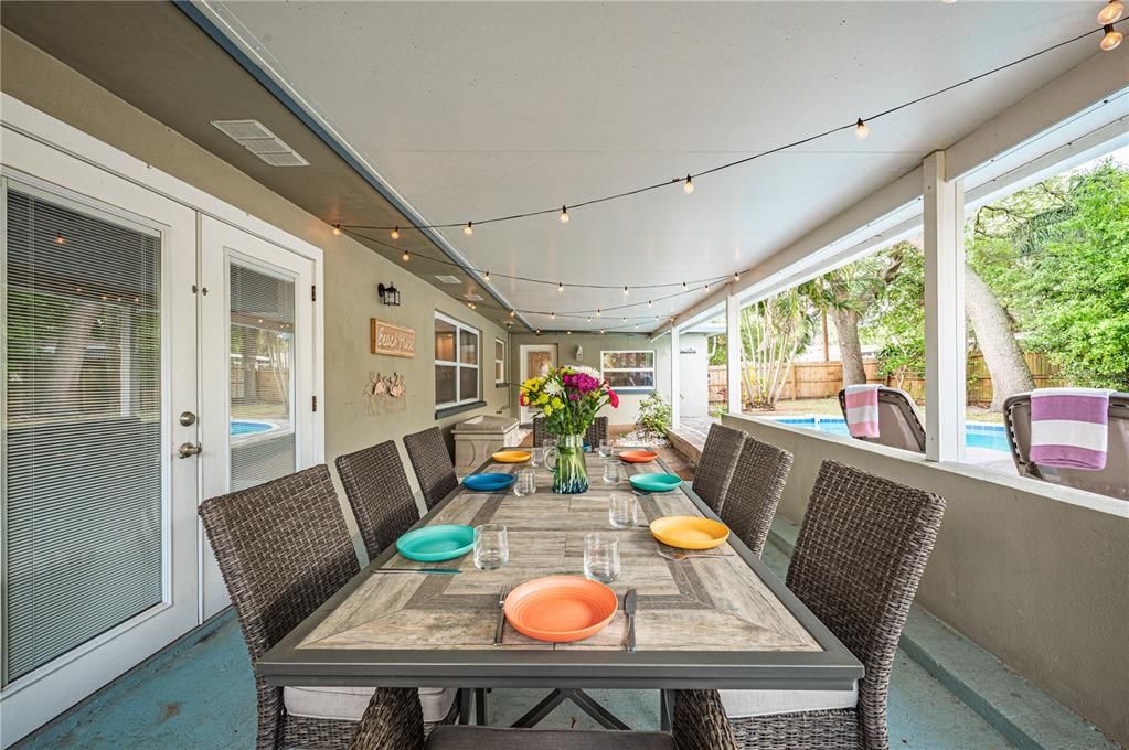 For Sale: $579,000 (4 beds, 3 baths, 1610 Square Feet)