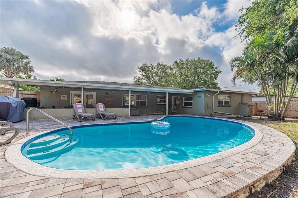 For Sale: $579,000 (4 beds, 3 baths, 1610 Square Feet)