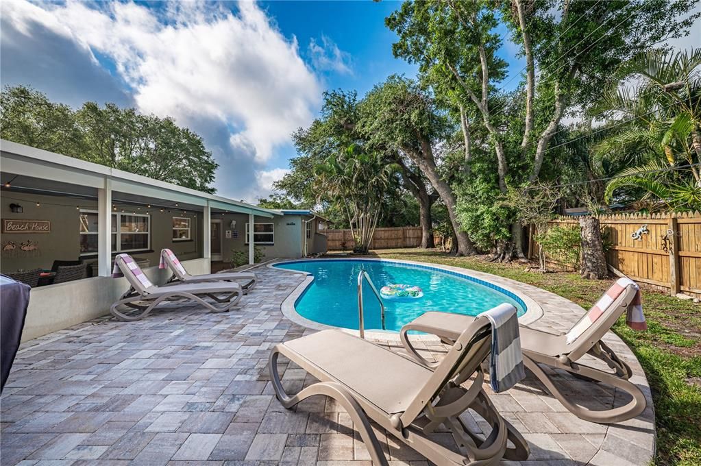For Sale: $579,000 (4 beds, 3 baths, 1610 Square Feet)