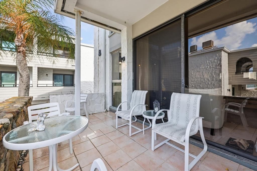 En Venta: $525,000 (2 camas, 2 baños, 934 Pies cuadrados)
