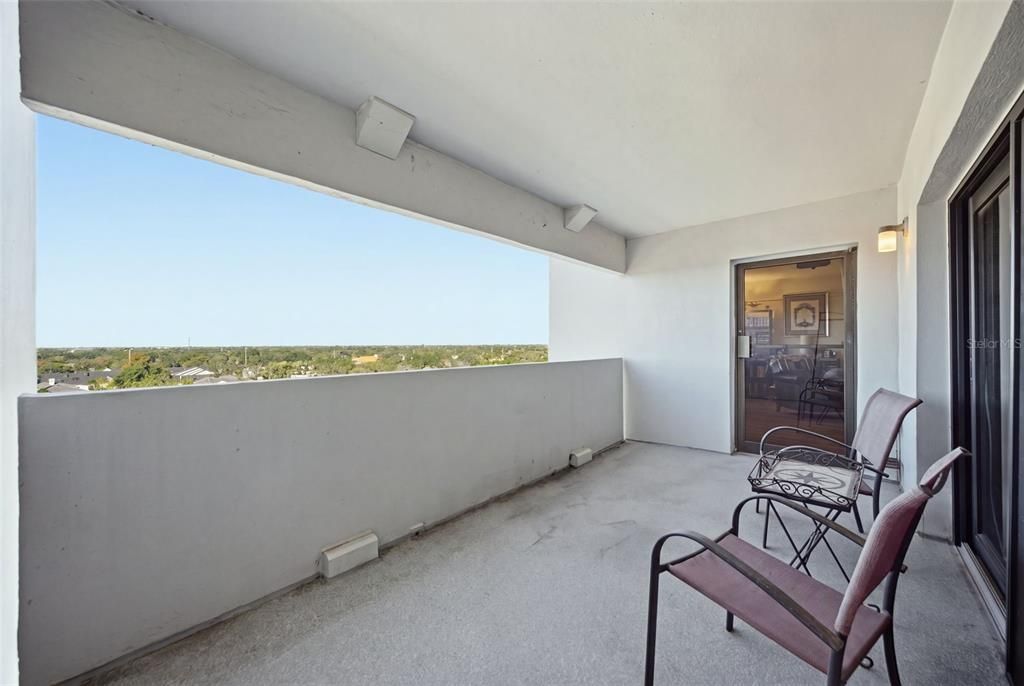 For Sale: $260,000 (1 beds, 1 baths, 896 Square Feet)
