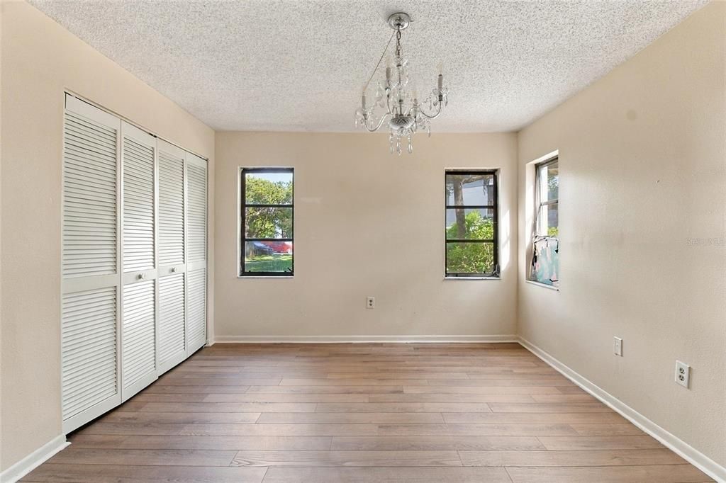For Sale: $165,000 (2 beds, 2 baths, 1070 Square Feet)