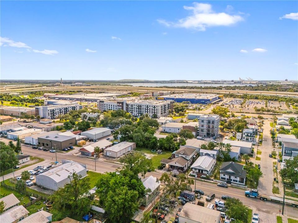 Active With Contract: $479,000 (3 beds, 2 baths, 1176 Square Feet)