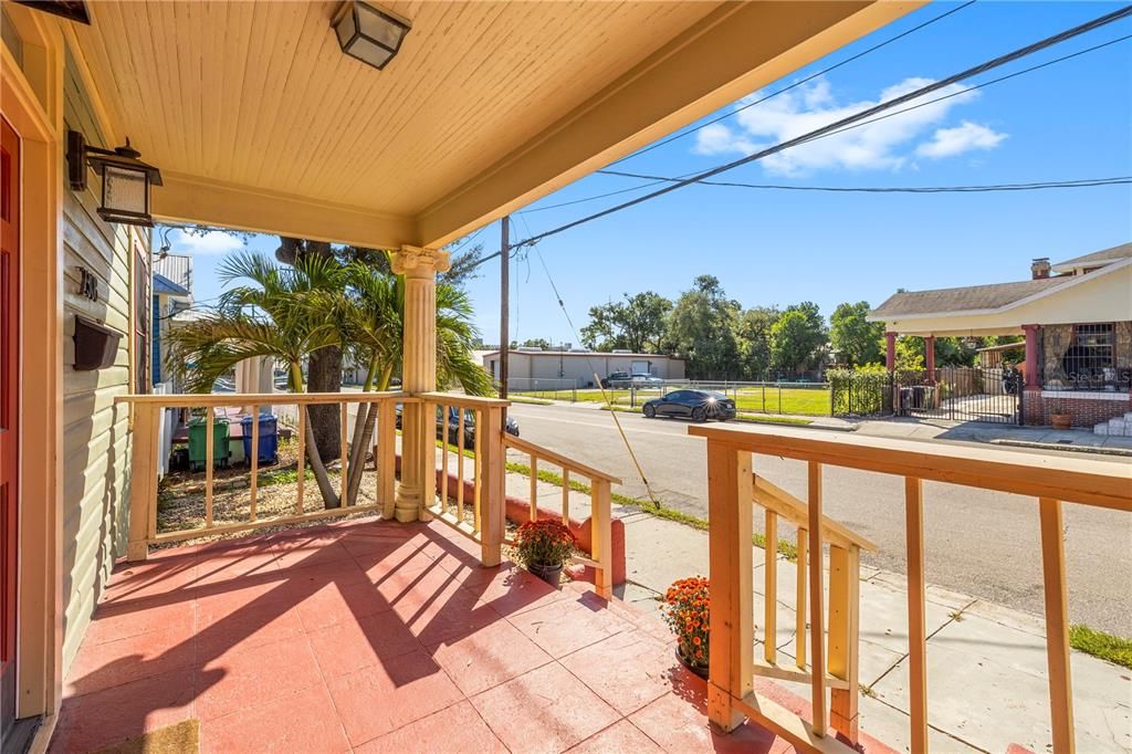 Active With Contract: $479,000 (3 beds, 2 baths, 1176 Square Feet)