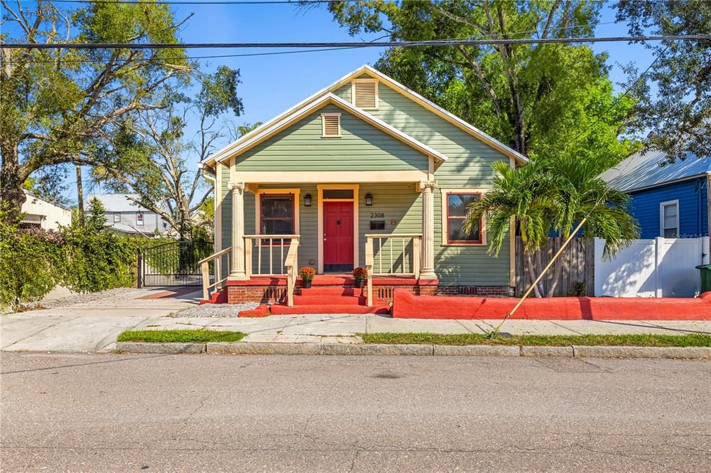 Active With Contract: $479,000 (3 beds, 2 baths, 1176 Square Feet)