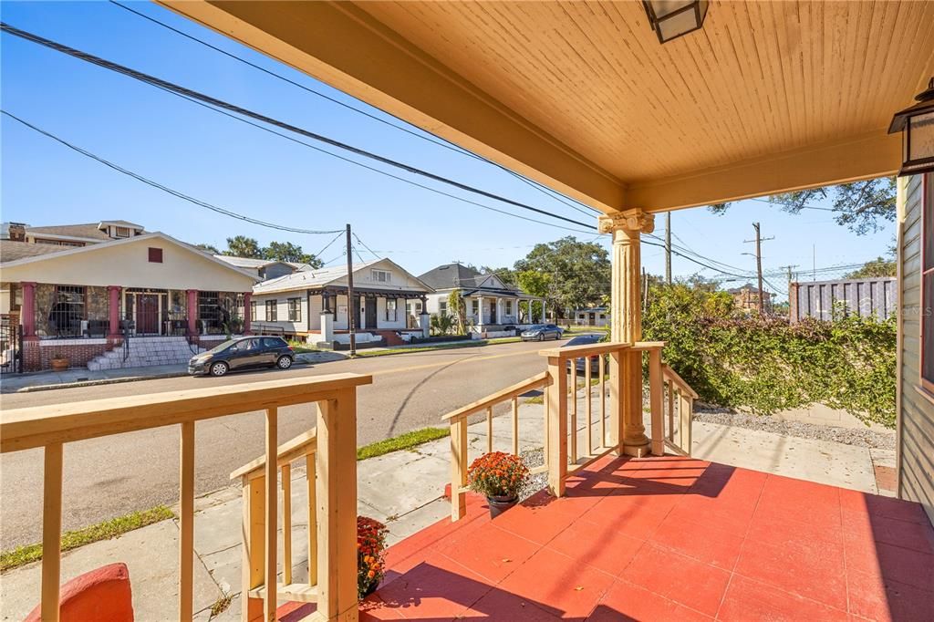 Active With Contract: $479,000 (3 beds, 2 baths, 1176 Square Feet)