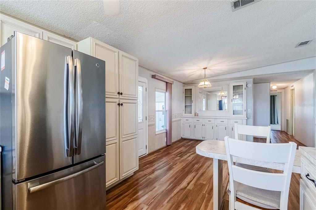En Venta: $174,900 (2 camas, 2 baños, 1300 Pies cuadrados)