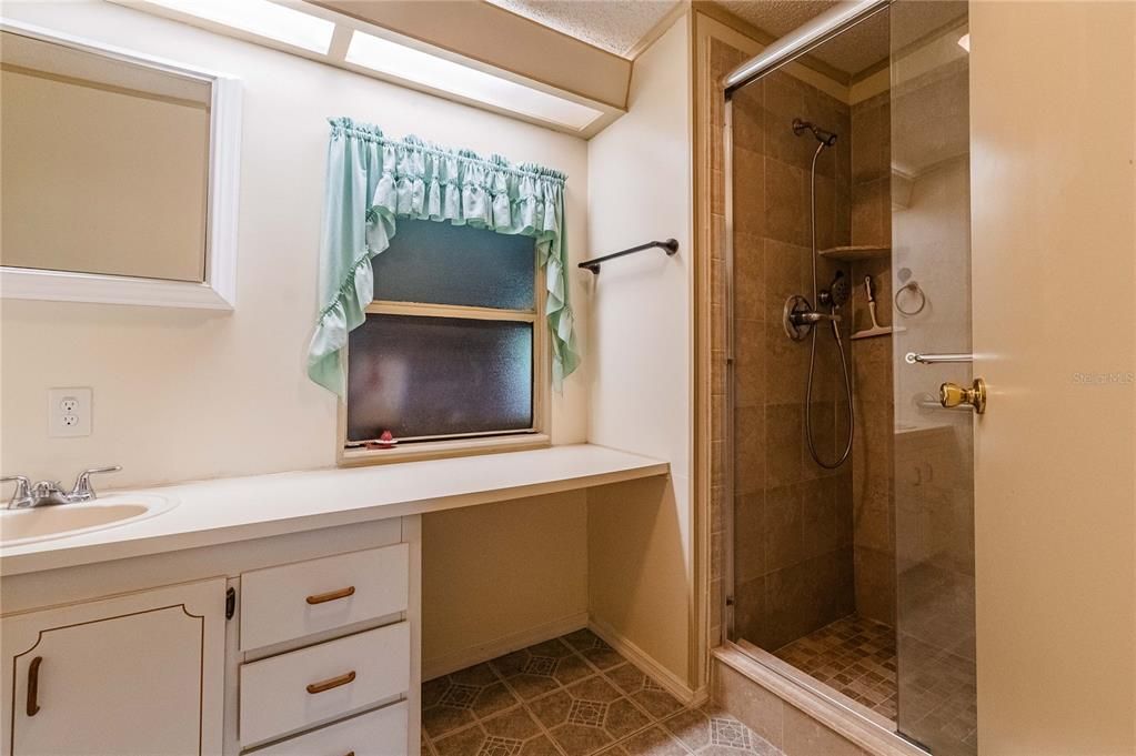 En Venta: $174,900 (2 camas, 2 baños, 1300 Pies cuadrados)