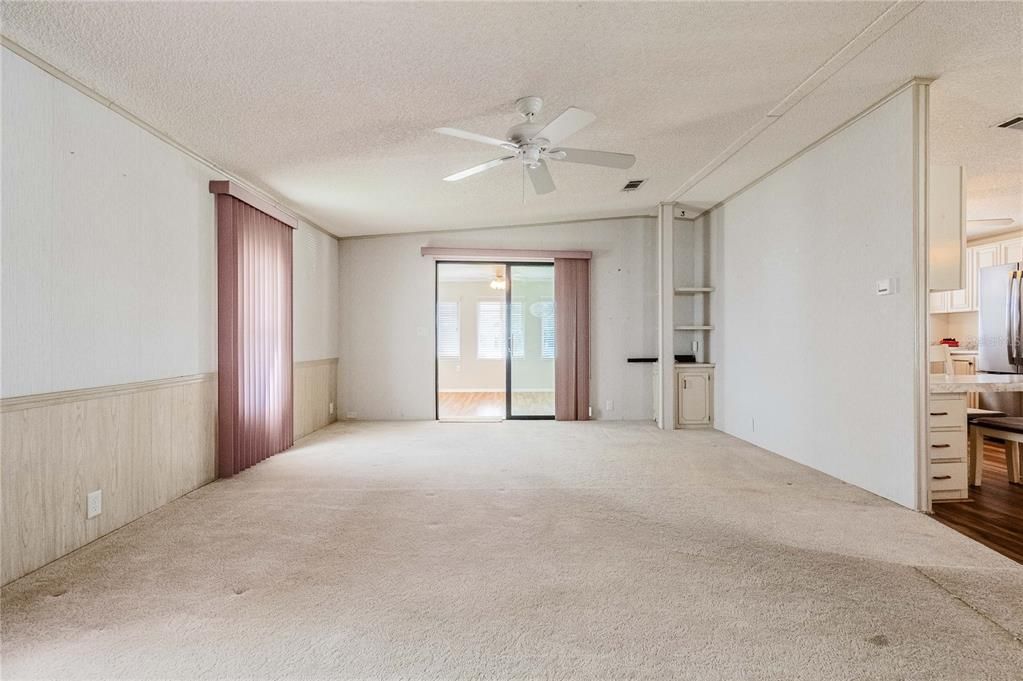 En Venta: $174,900 (2 camas, 2 baños, 1300 Pies cuadrados)