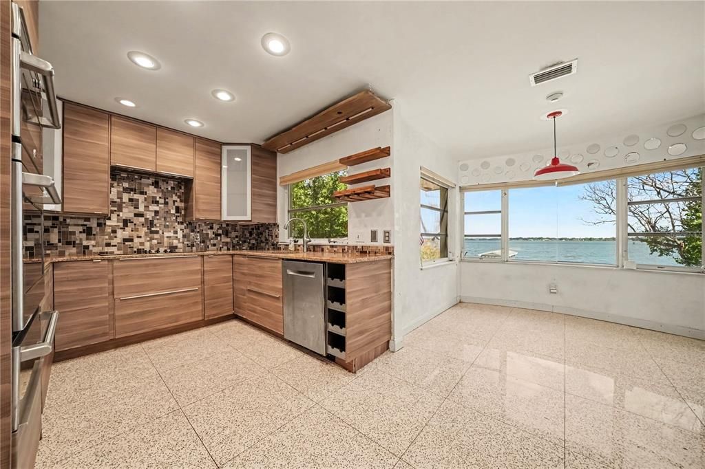 En Venta: $1,200,000 (6 camas, 3 baños, 3421 Pies cuadrados)