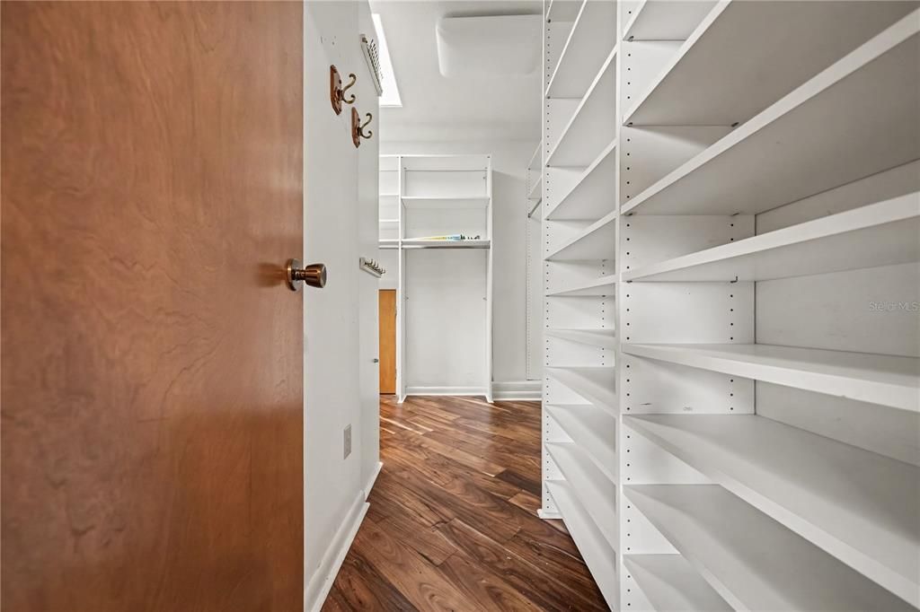 En Venta: $1,200,000 (6 camas, 3 baños, 3421 Pies cuadrados)