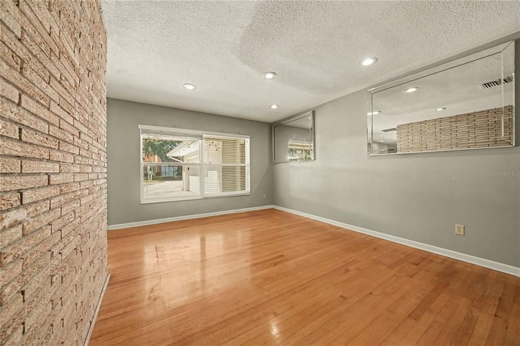 En Venta: $1,200,000 (6 camas, 3 baños, 3421 Pies cuadrados)