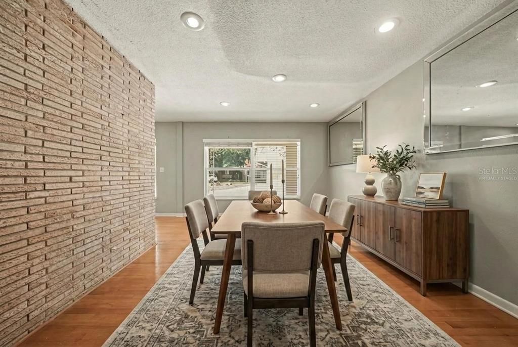 En Venta: $1,200,000 (6 camas, 3 baños, 3421 Pies cuadrados)