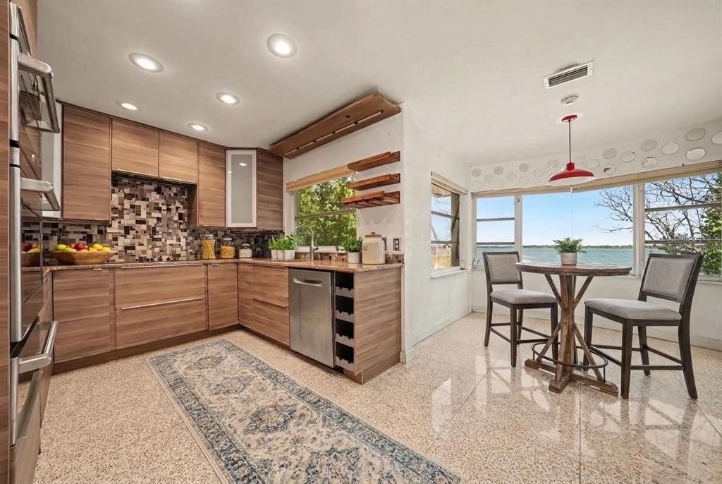 En Venta: $1,200,000 (6 camas, 3 baños, 3421 Pies cuadrados)