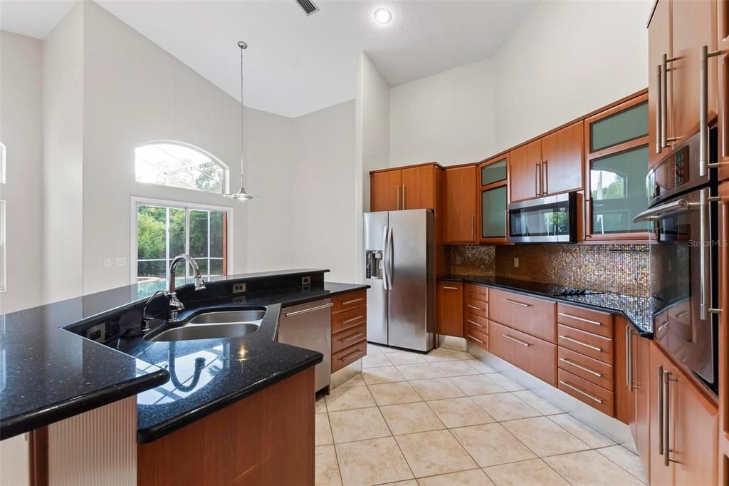 For Rent: $3,000 (4 beds, 2 baths, 2427 Square Feet)