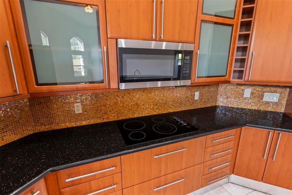 For Rent: $3,000 (4 beds, 2 baths, 2427 Square Feet)