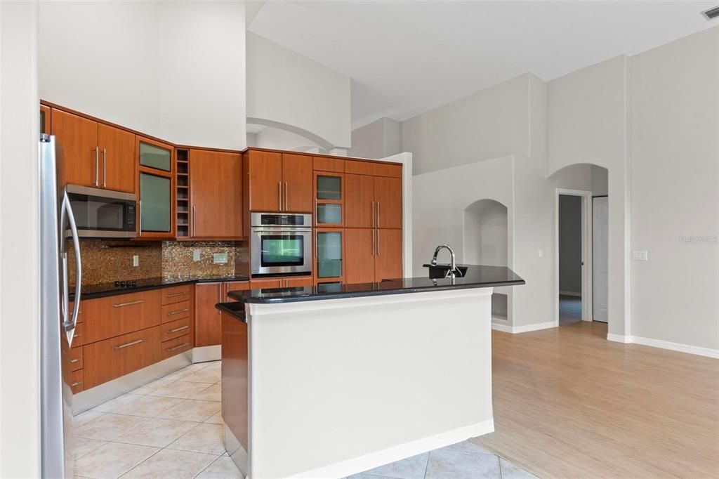 For Rent: $3,000 (4 beds, 2 baths, 2427 Square Feet)