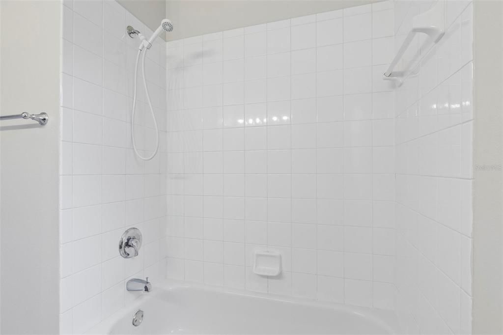 For Rent: $3,000 (4 beds, 2 baths, 2427 Square Feet)